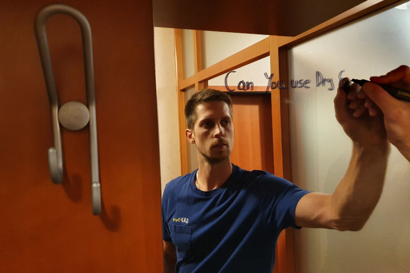 Can You Use Dry Erase Markers on Mirrors? » House Trick