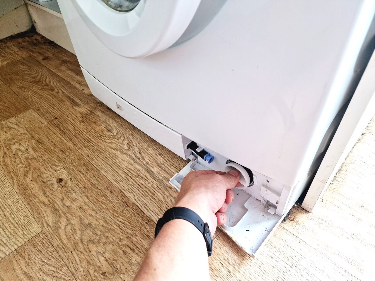 How to Fix a Washing Machine Not Draining Full Guide