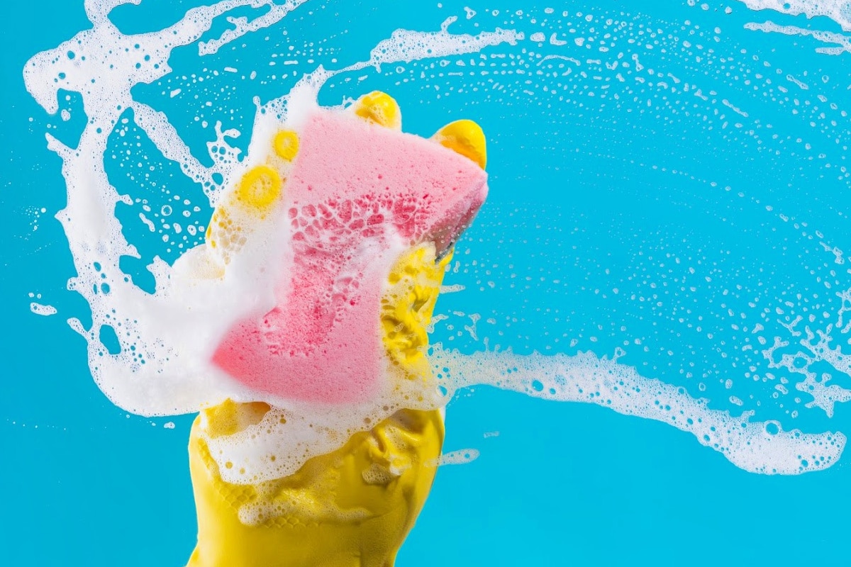 StreakFree Homemade Window and Glass Cleaner