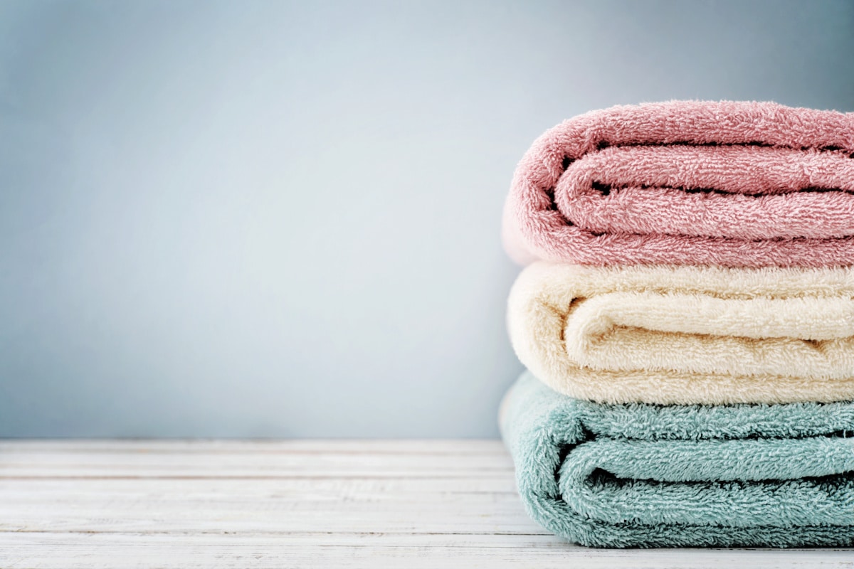 How to Wash and Revive Your Old Towels Housewife HowTos