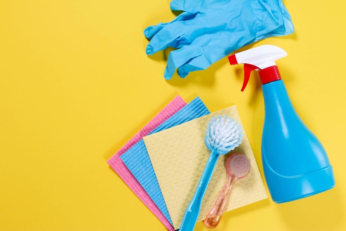 10 Cleaning Tools Everyone Should Own