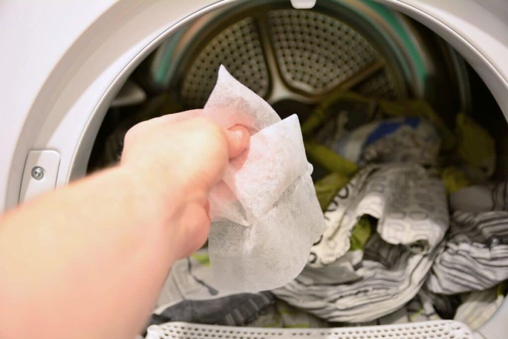 36 Uses for Used Dryer Sheets » Housewife HowTos