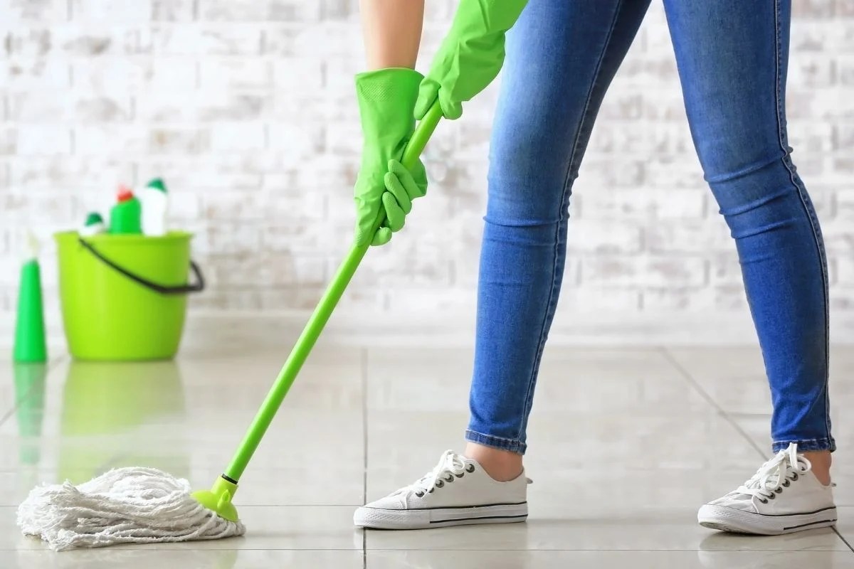 How To Mop A Floor Correctly Floor Roma