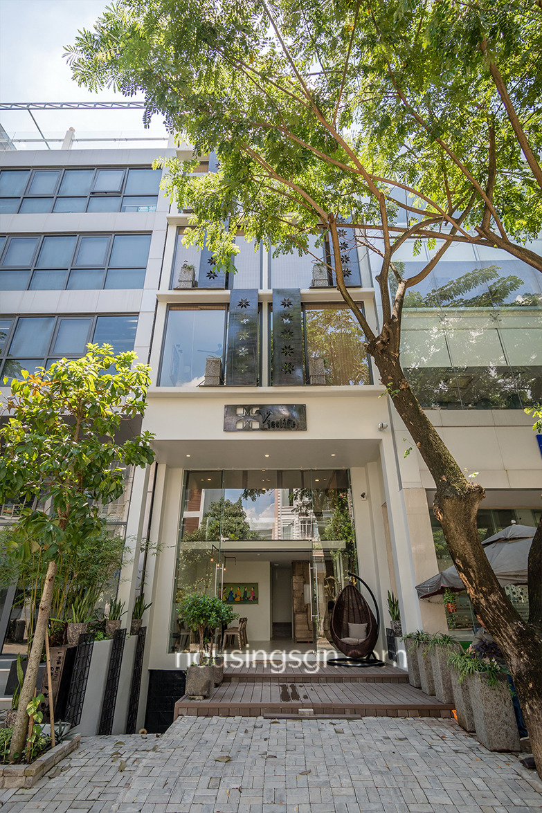 070001 HARMONY OF VIETNAMESE SPIRITS AND MODERN LIFE QUALITY UNIQUE