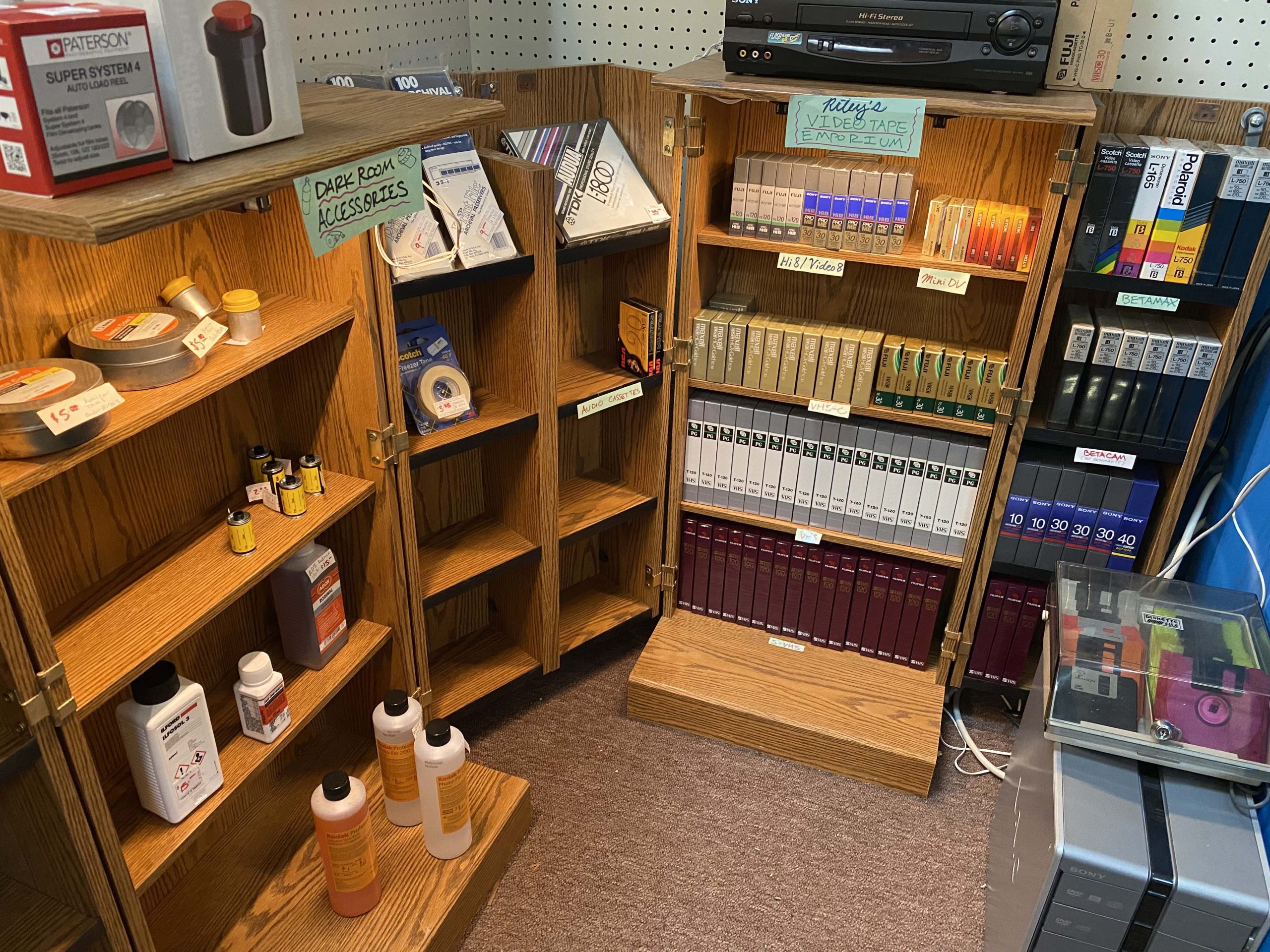 Thompson’s Antique Center to close doors, leaving Northwest Mall with