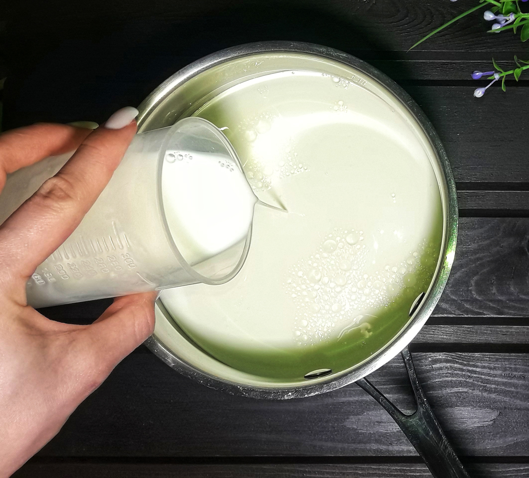 How to Boil Milk 6 Easy Steps