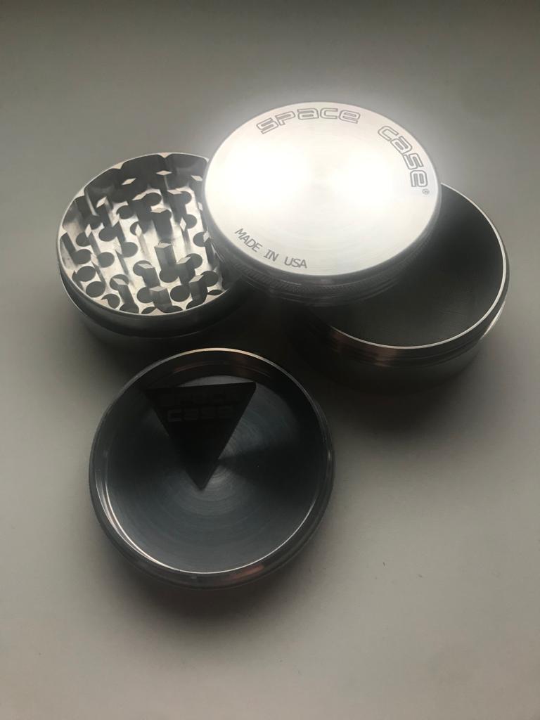 Best Space Case Grinder Review How2Roll