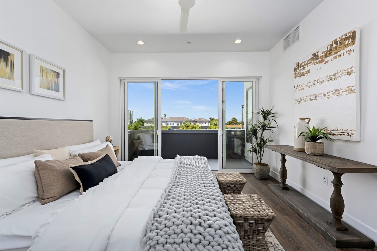 Urban Edge Howard's Rug Co.