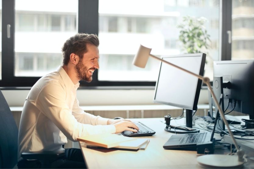 Staff Software Engineer What is It? What is the Salary? HowChimp