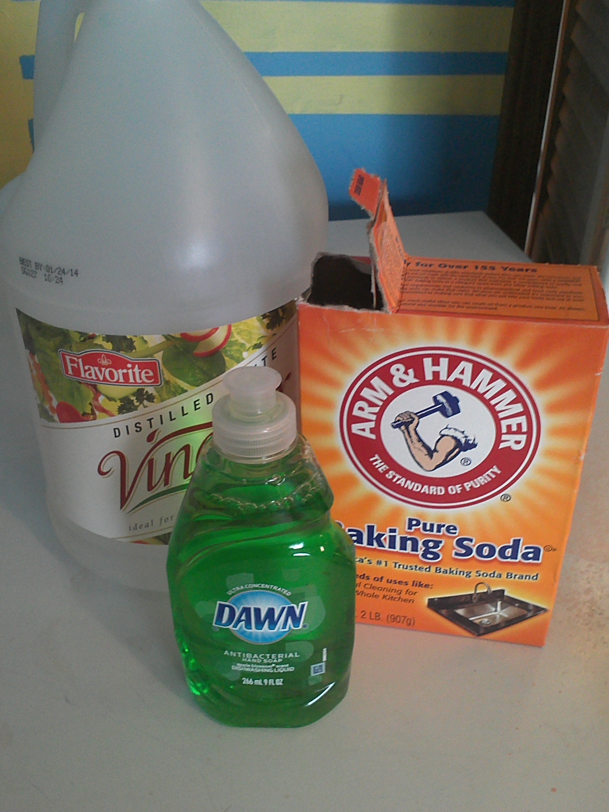 Use Baking Soda to Clean 20 different cleaning Ideas!
