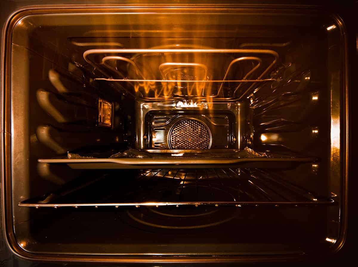 How to Know when The Oven Is Done Preheating? HowdyKitchen