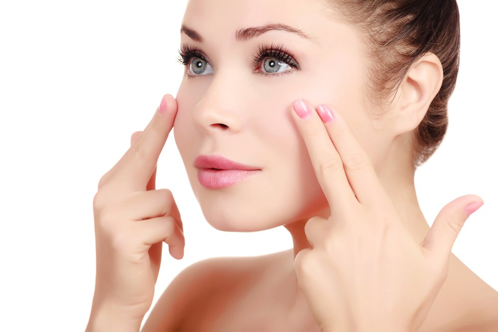 7 Quick and easy solutions how to get rid of eye bags