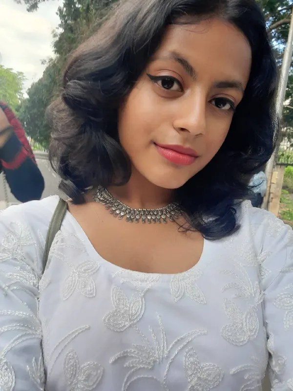 15 Exquisite Black and White Flowers For Your Garden