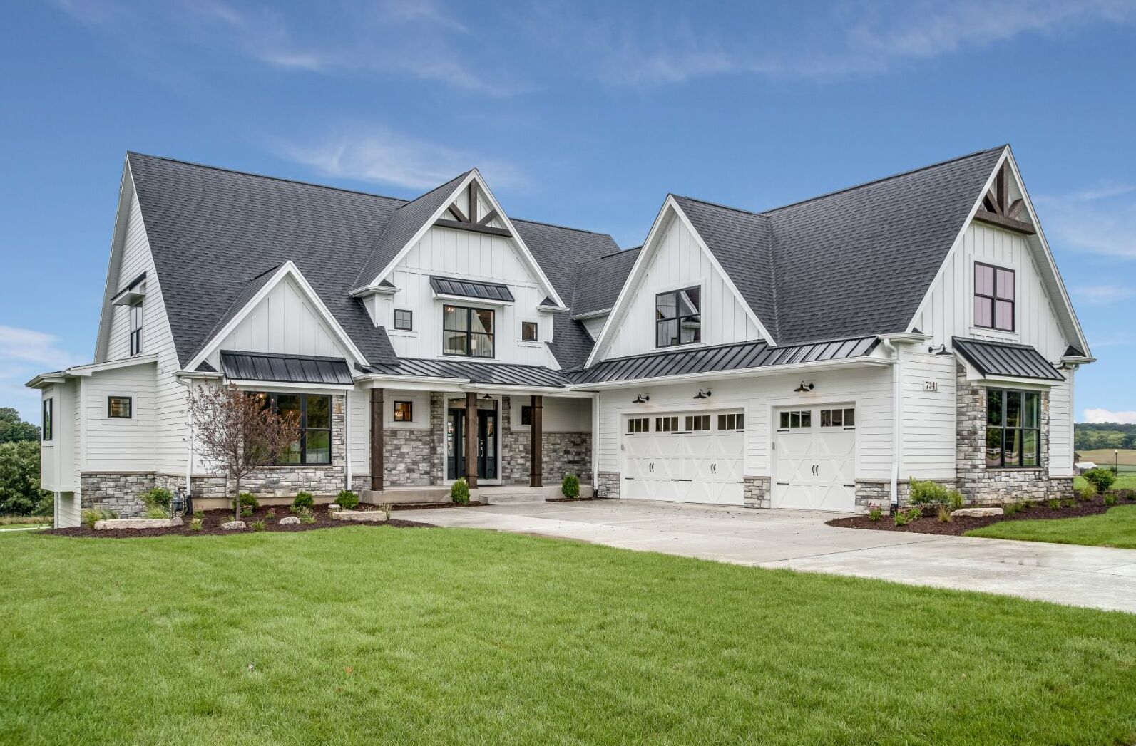 How Much Does Siding Installation Cost for a 3200 Square Foot House?