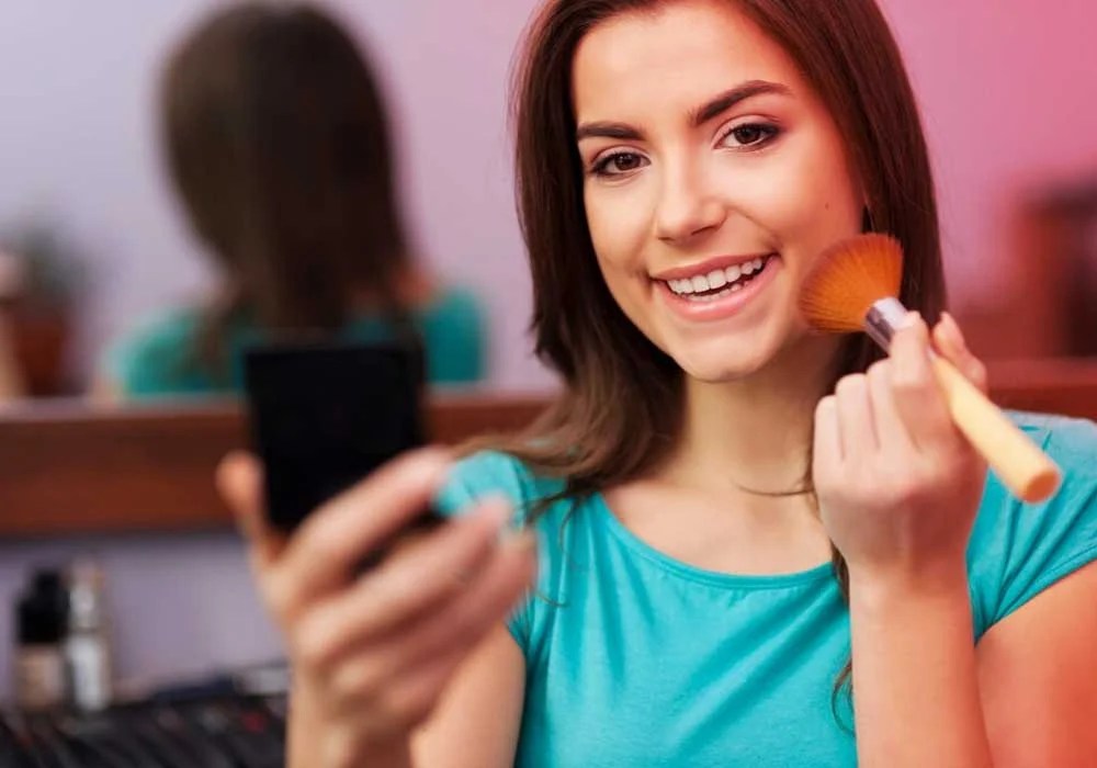 Hair or Makeup First ? [Which is Better?]