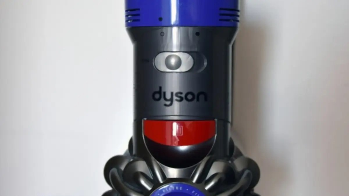 How to Fix Dyson V6 Flashing a Red Light? HowTL