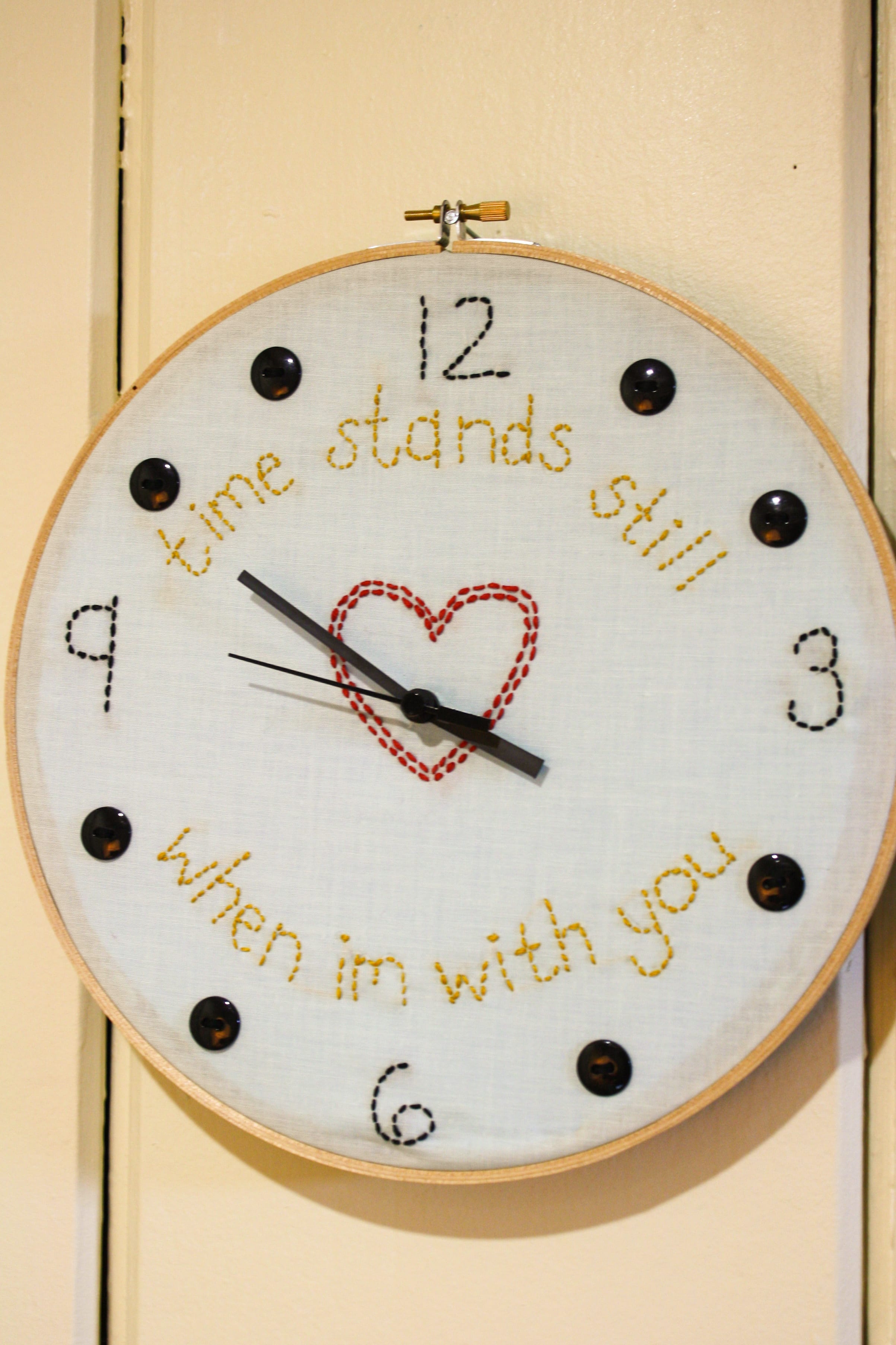How to Make an Embroidery Hoop Clock How To Build It