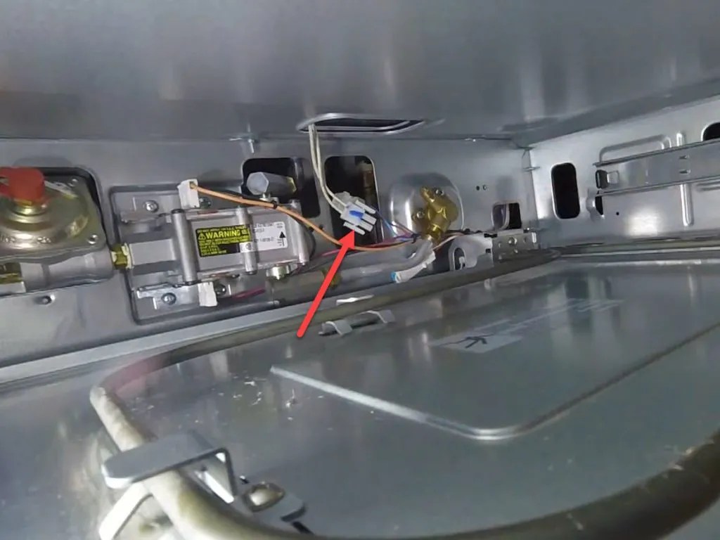 Gas Oven Igniter Not Working? Glows But No Flame? 2 causes and DIY tips
