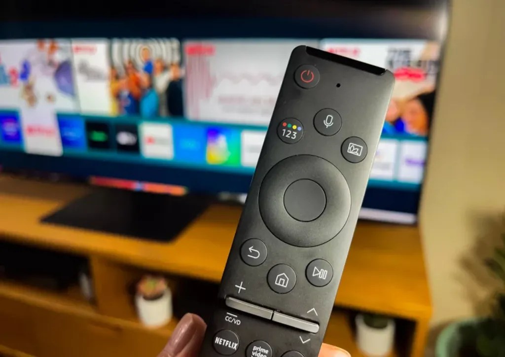 Why Does The Red Light Keep Flashing On My Samsung Tv Remote at