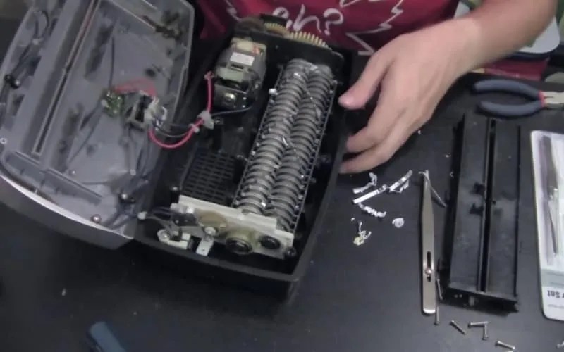 Jammed Paper Shredder Won't Feed Paper. How To Fix It? How To Fix It