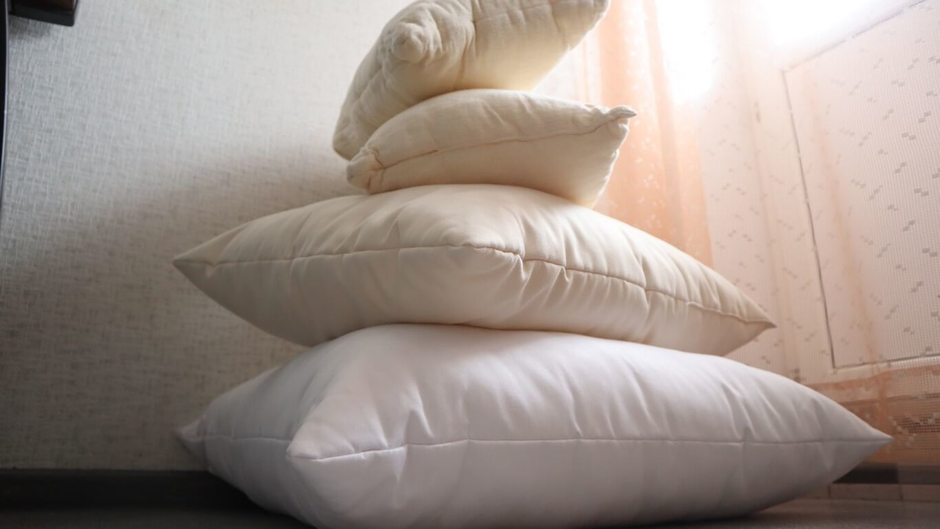 Old Pillows Disposal. How To Dispose Of Your Old Pillows