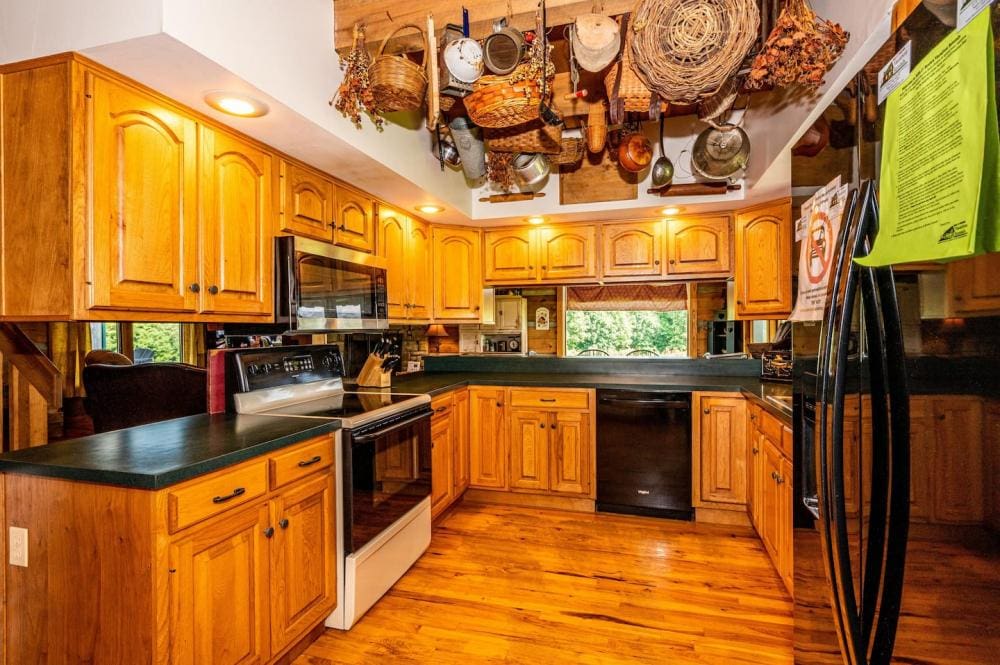 Discover This Rustic Log Cabin With Fishing Pond Indiana, United States