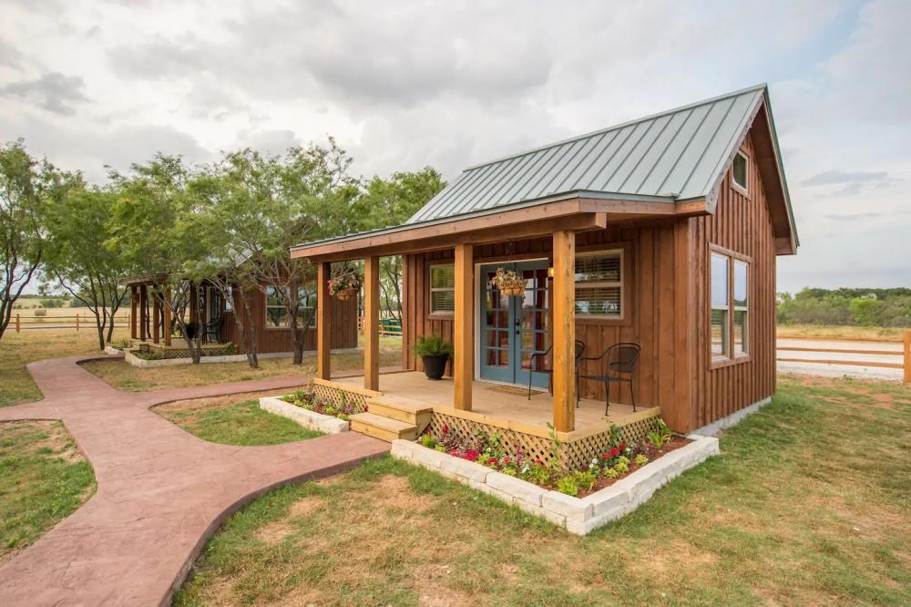 Enjoy Tiny Home Living In A CustomBuilt Tiny House In Waco, Texas