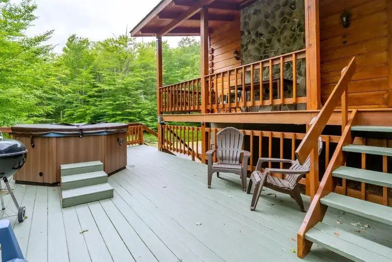 Take A Tour Inside This Amazing Cabin With Large Porch