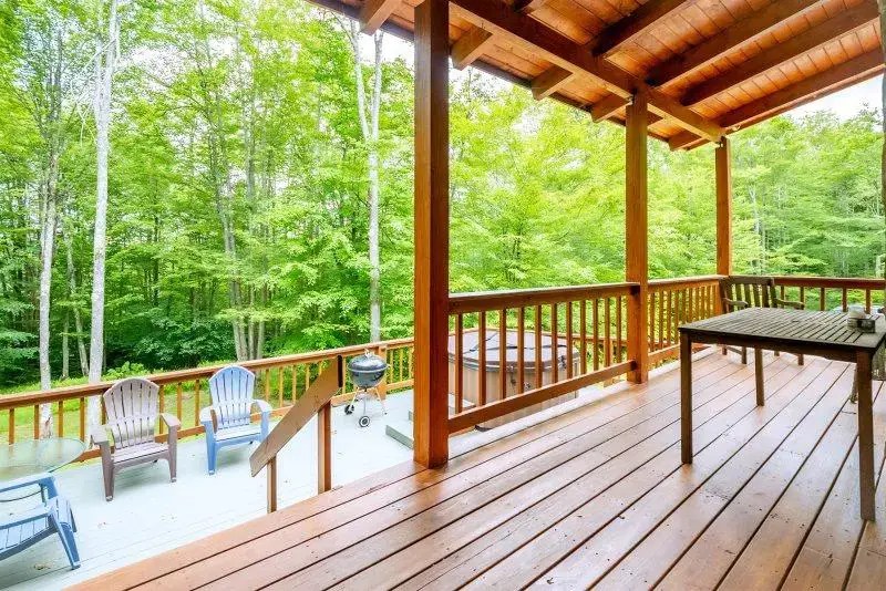 Take A Tour Inside This Amazing Cabin With Large Porch