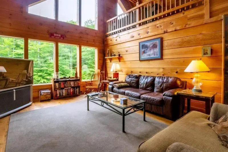 Take A Tour Inside This Amazing Cabin With Large Porch