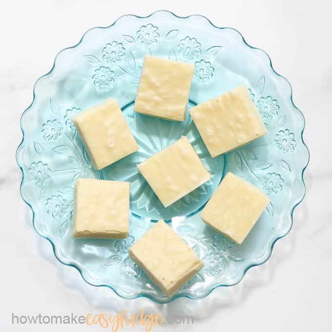 VANILLA FUDGE Easy 4ingredient microwave vanilla fudge recipe!