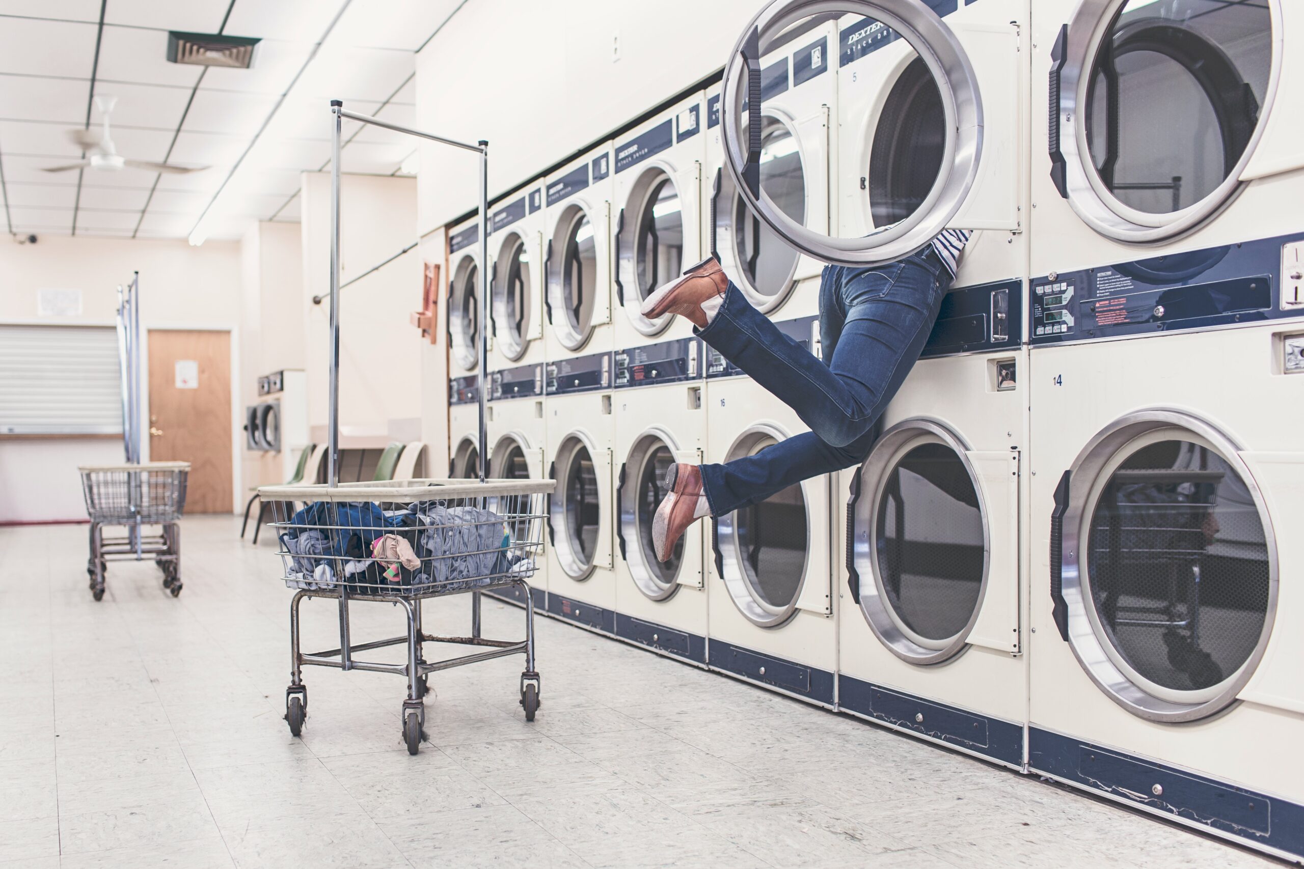 What is proper laundry room etiquette?