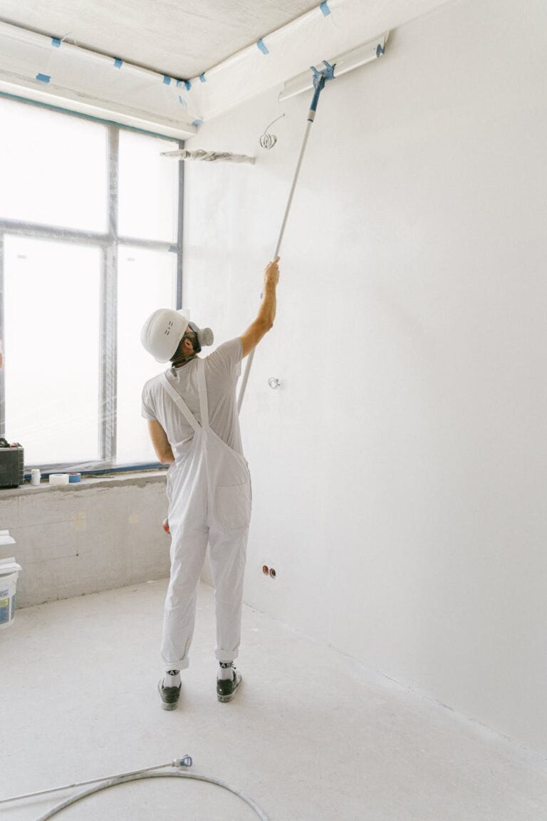 Best Tips for Spray Painting Walls and Ceilings