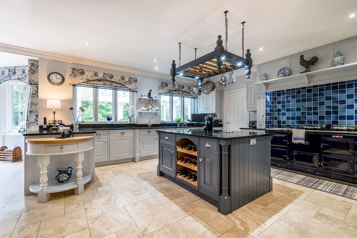 Specialist kitchen painters Berkshire Hand Painted Kitchens UK