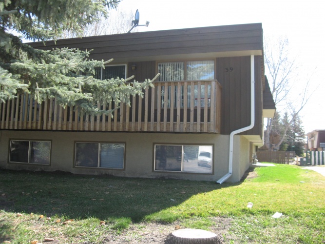 Red Deer Fourplex For Rent 2 Bedrooms 1.5 Bathrooms Price 1250