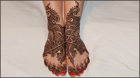 Mehndi Design for Legs Pairo Ke Liye Aakarshak Aakratiya