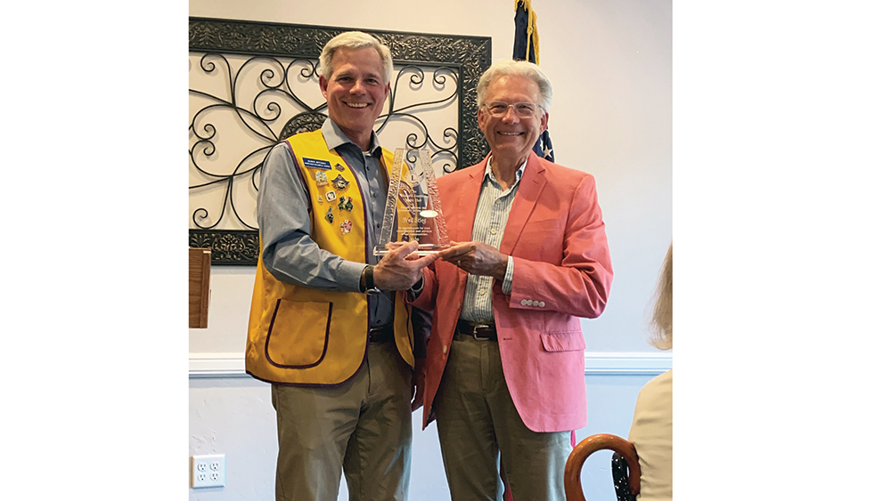 HowardSuamico Lions Club presents Community Service Award to Fred Stieg