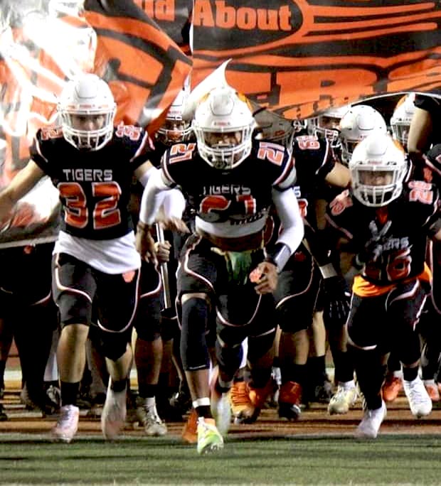 San Jacinto High School Standout Football Player Signs With Sacramento