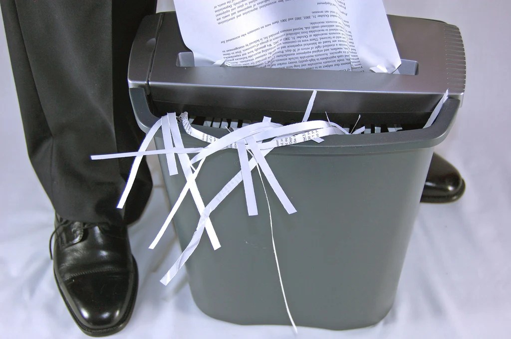How Long Should You Keep Documents Before You Shred Them? HSM