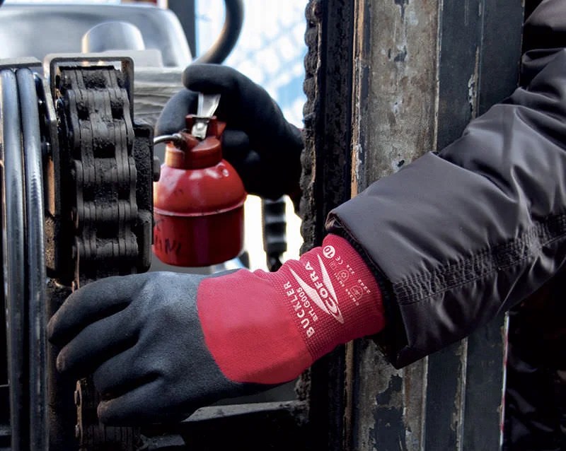 Are nitrile gloves safe?