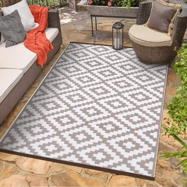 Indoor/Outdoor Reversible Plastic Rug • Home Shopping Selections