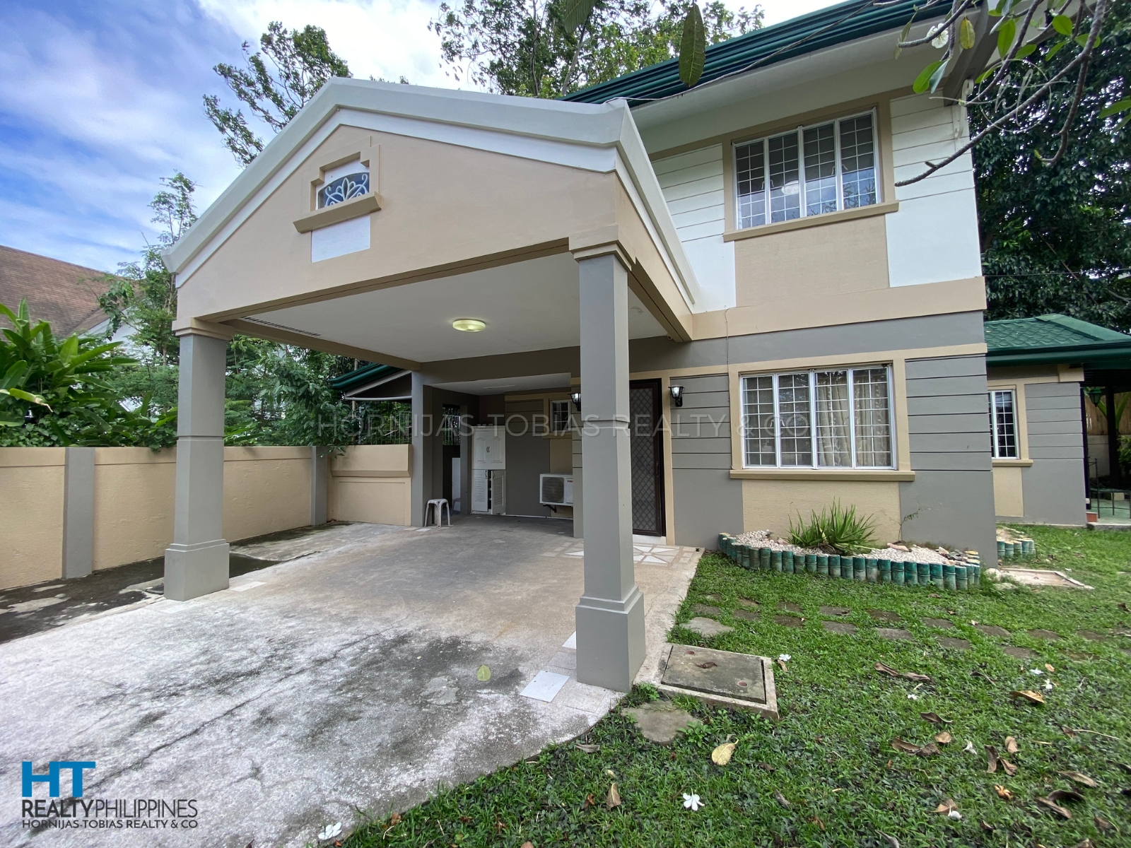 Charm and Elegance Await Charming 2Storey Home in Woodridge Park, Maa