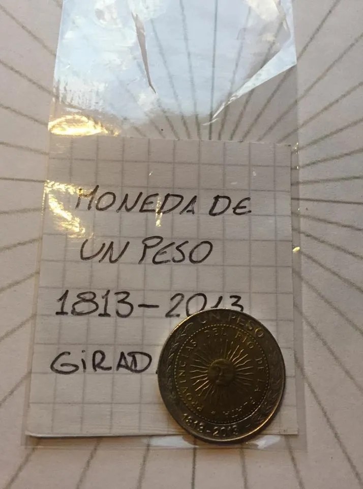 Moneda De Un Peso Conmemorativa 1813-2013 Con Error Girada $ 11.000 En Ituzaingó - Buenos Aires | Mebuscar Argentina