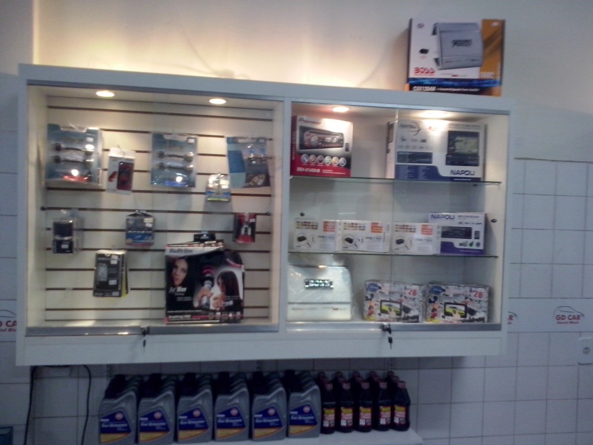 Vitrine Expositor Auto Peças Som Acessórios Automotivos INSTALLO