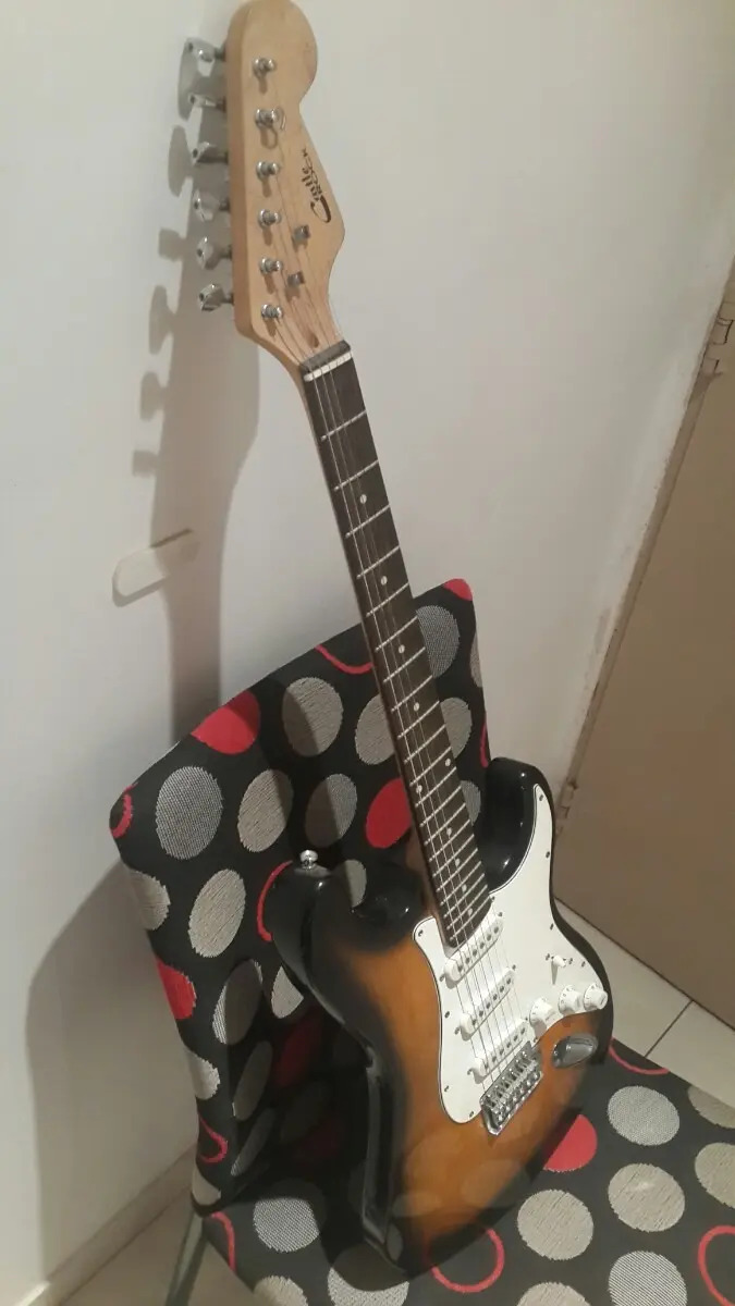 Guitarra Stratocaster Sunburst C/ Jaula De Faraday, 0 Ruido! Mercado