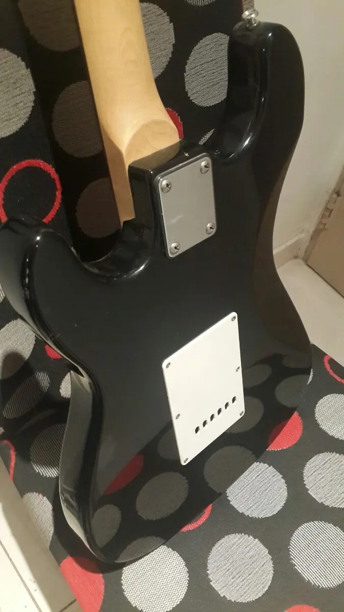 Guitarra Stratocaster Sunburst C/ Jaula De Faraday, 0 Ruido! Mercado