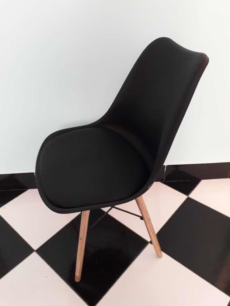 Silla Eames Tulip C/ Almohadón Negras S/ Uso Se Vende Set Mercado Libre