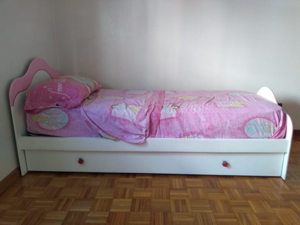 Cama Nena Laqueada + Carro Bajo Cama + Mesa De Luz Laqueada Mercado Libre