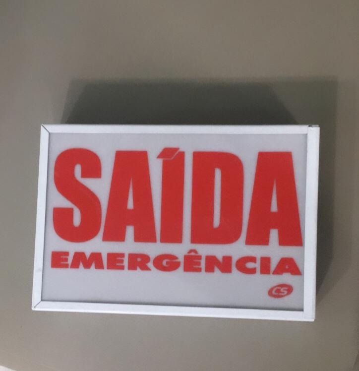 Kit Luminária E Placa Saída De Emergência Dupla Face Cs Mercado Livre