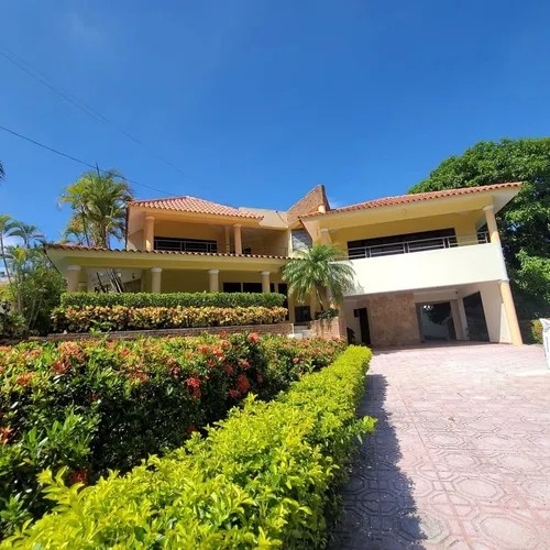 Vendo Casa En Los Cerros De Gurabo Dos Niveles Y Marquesina en venta en